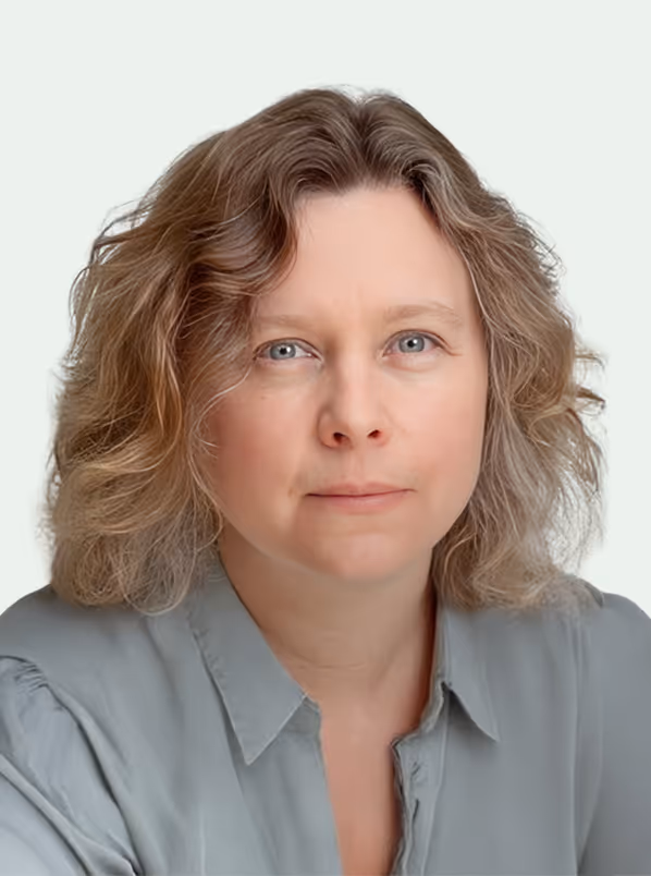 Dr Amanda Wooding